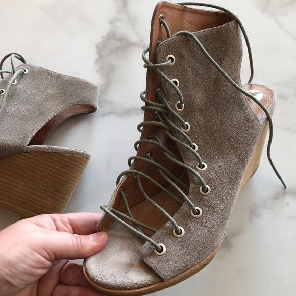 Jeffrey Campbell Carolyn Lace-Up Wedge Sandal Tan - Picture 13 of 13